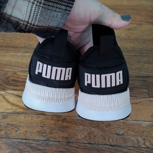 Women's Puma Sneakers - Picture 3 of 6